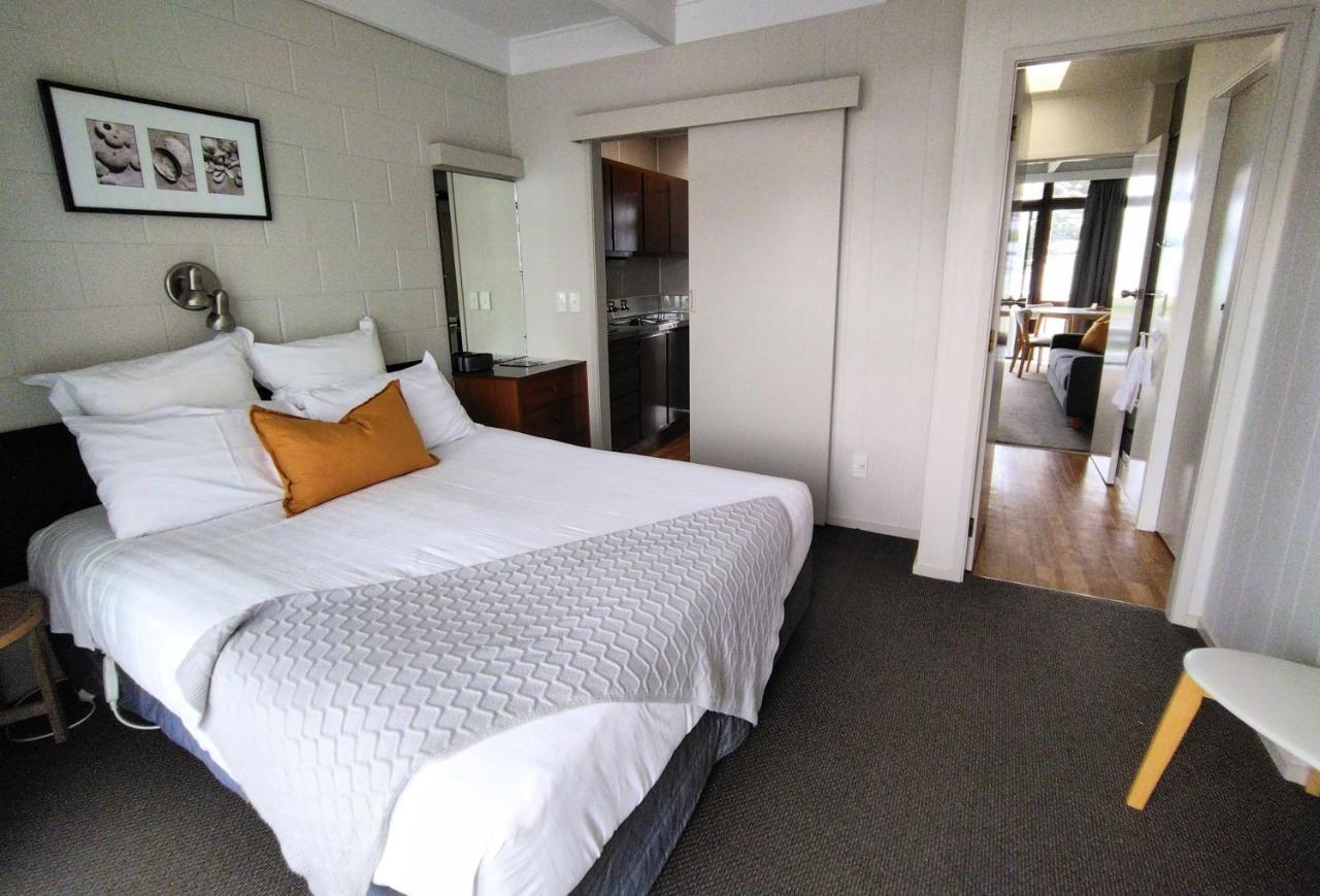 Whispering Sands Beachfront Motel กิสบอร์น ภายนอก รูปภาพ
