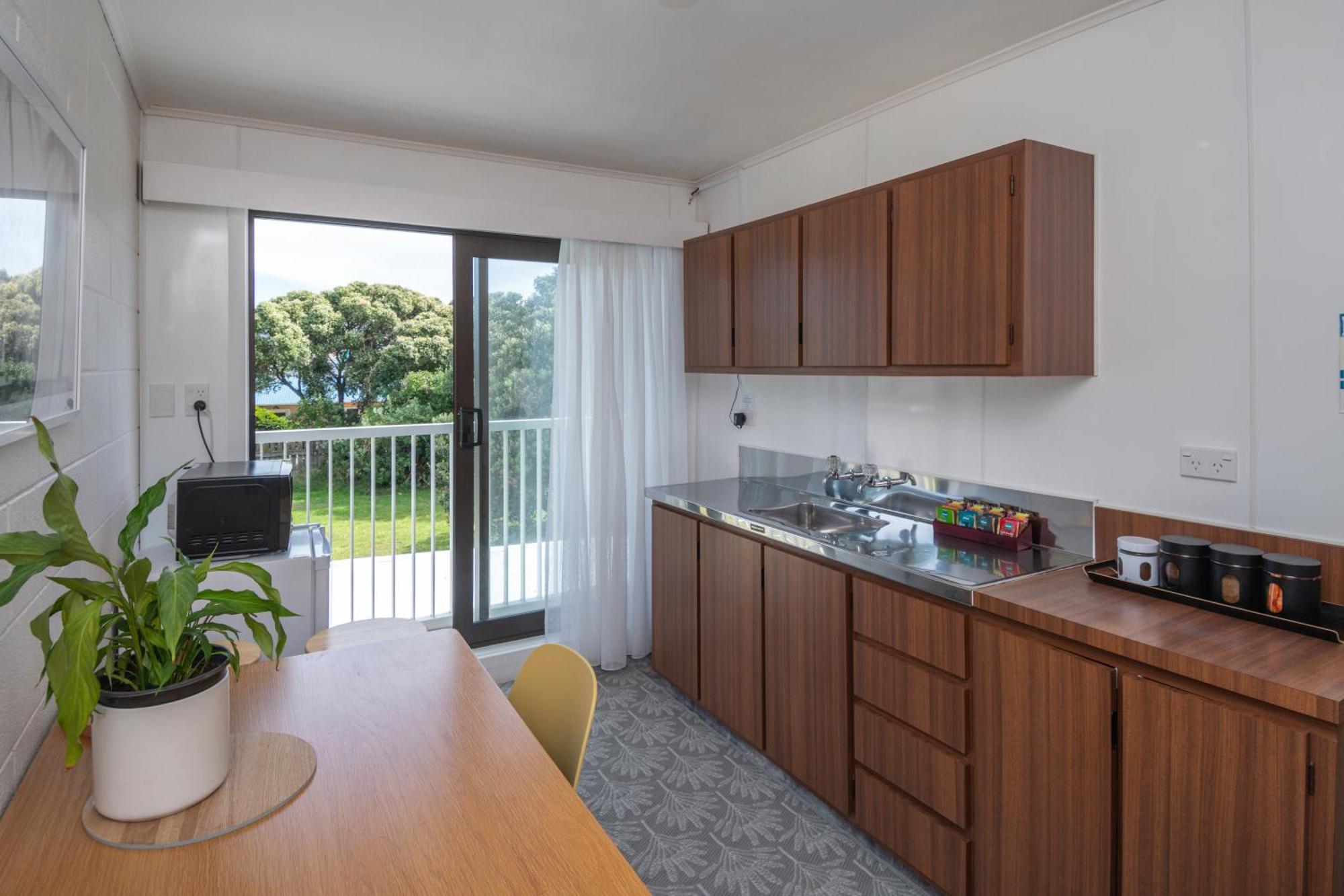 Whispering Sands Beachfront Motel กิสบอร์น ภายนอก รูปภาพ