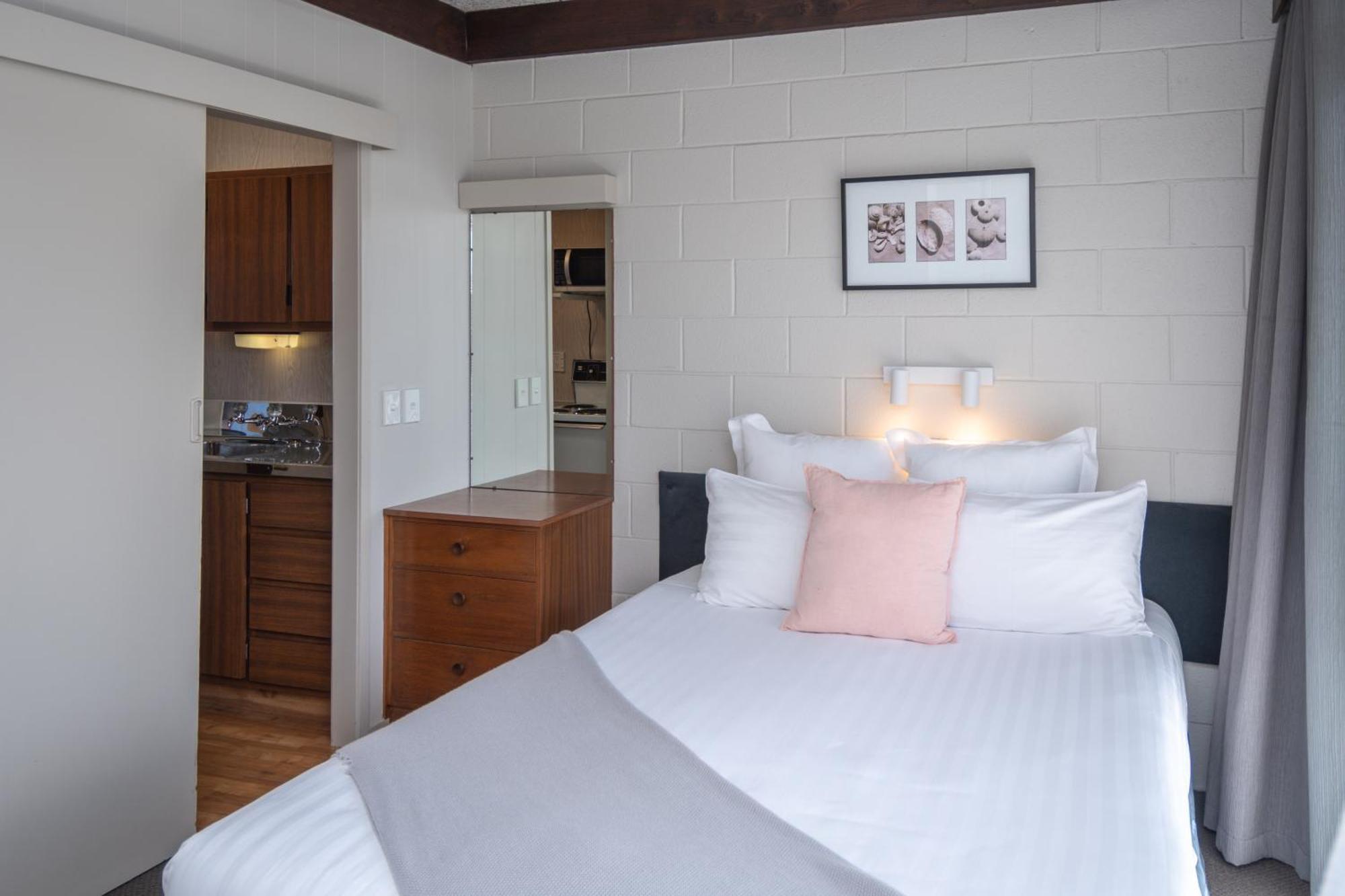 Whispering Sands Beachfront Motel กิสบอร์น ภายนอก รูปภาพ