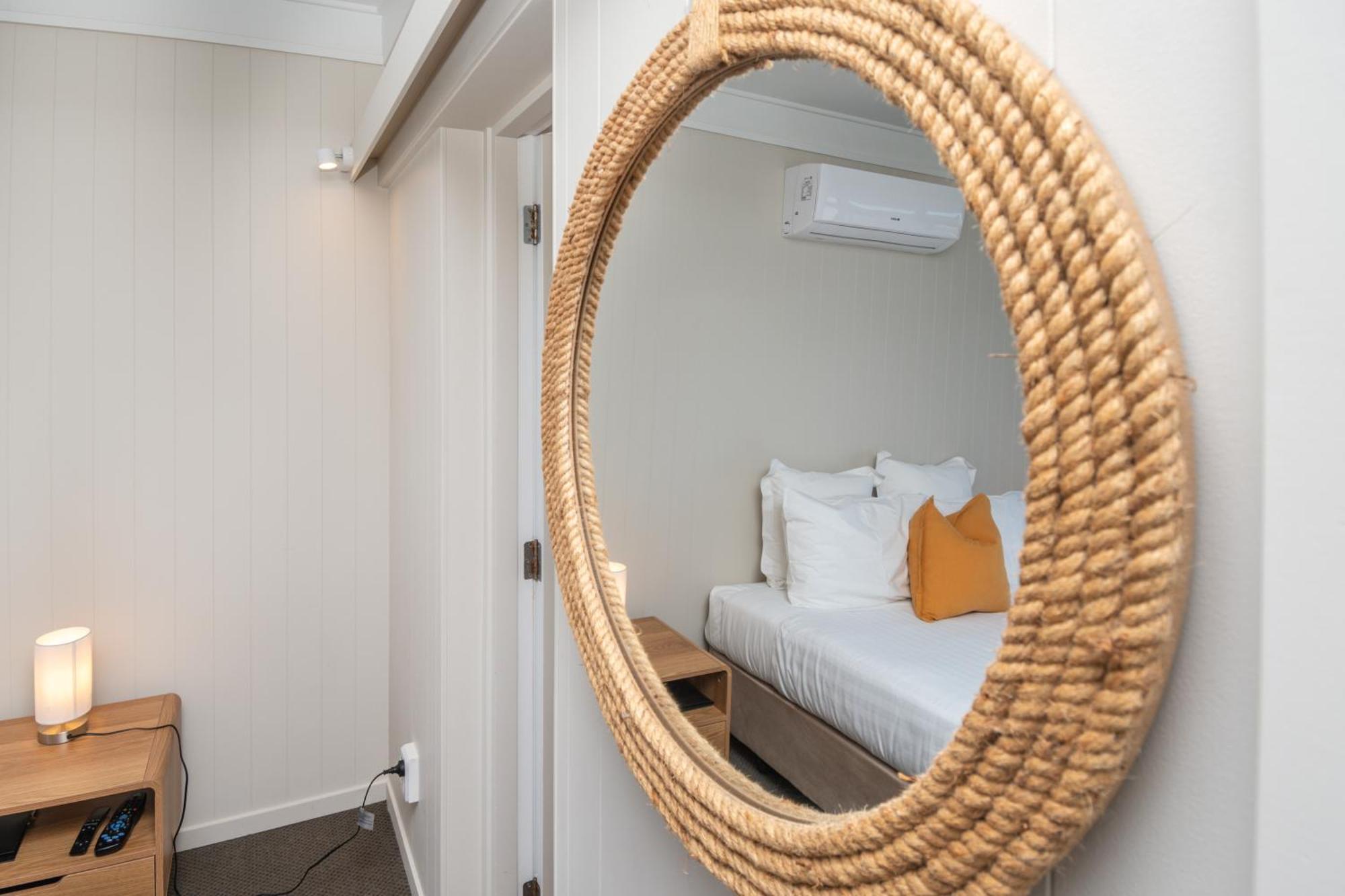 Whispering Sands Beachfront Motel กิสบอร์น ภายนอก รูปภาพ